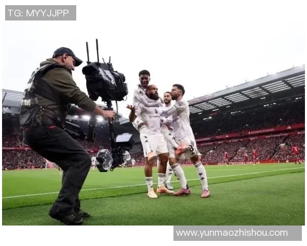 巴塞罗那与西班牙人激战在即球迷期待精彩对决与历史延续